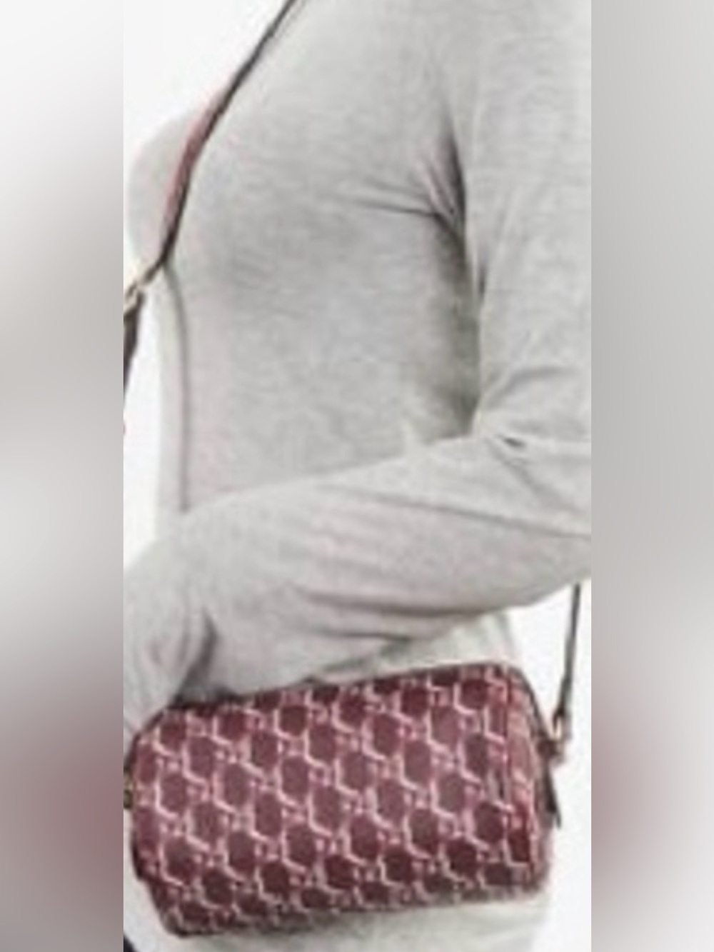 Gucci Maroon GG Supreme Crossbody Bay Full inclusion Ready to 🎁 🫶🏼 - Picture 3 of 11